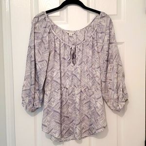 BANANA REPUBLIC FLOWY GRAY/BLUE & WHITE BLOUSE. LIGHT WEIGHT